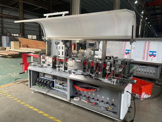 Macchina di imballaggio per asciugamani bagnati a 4 lati completamente automatica Macchina di imballaggio per asciugamani alcolici a singolo sacco