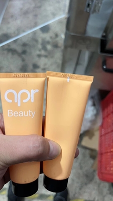 Macchina di sigillatura di riempimento della metropolitana automatica ad alta velocità per la crema della papaia dell'emulsione della lozione del corpo