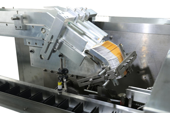 Piccola scatola ad alta velocità che imballa macchina d'inscatolamento d'imballaggio verticale automatica continua