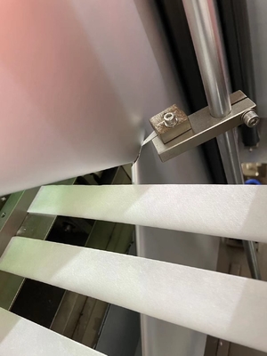 La preparazione automatica medica ad alta velocità del tampone di cotone dell'alcool riempie l'imballaggio facendo la macchina