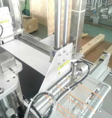 Maschera facciale 1.2KW che taglia non tessuto automatico piegante della macchina imballatrice 0.6MPA