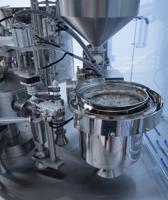 Tappatrice eliminabile precompilata medica automatica ad alta velocità del materiale da otturazione della siringa del gel di plastica