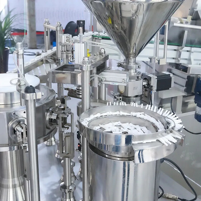 L'attrezzatura di riempimento della siringa aspetic ad alta velocità ha precompilato la macchina di produzione della siringa