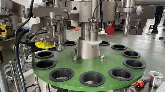 Automatica ad alta velocità crema per il corpo lozione tubo morbido sigillante di riempimento di tubi di plastica di riempimento e sigillamento macchina per dentifricio