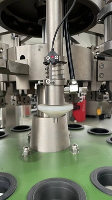 Cosmetici pasta crema colla di plastica di alluminio morbido coda di piccolo tubo a pistone ad alta velocità di riempimento e sigillamento di imballaggio macchina