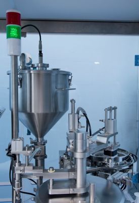 Macchina riempitrice per siringhe preriempite in plastica per farmaci liquidi monouso asettici automatici