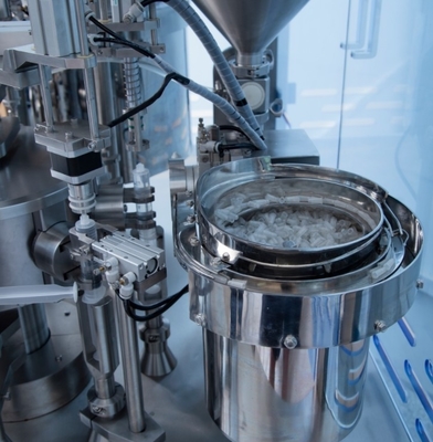 Seringa di plastica di alta precisione macchina di riempimento pre-riempita attrezzature automatizzate efficienti
