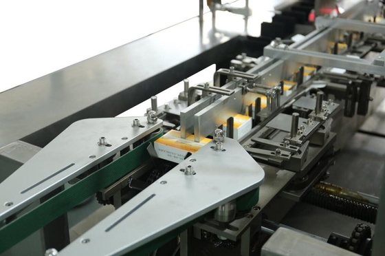 Macchine per il rivestimento automatico di cartoni e cartoni Macchine per il rivestimento automatico di cartoni e cartoni Macchine per il rivestimento automatico di cartoni e cartoni