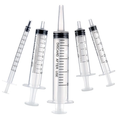Macchina automatica di riempimento di siringhe pre-riempite con soluzione salina normale da 5 ml a 10 ml