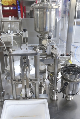 Macchina automatica di riempimento di siringhe di vetro e macchina di chiusura per unguento