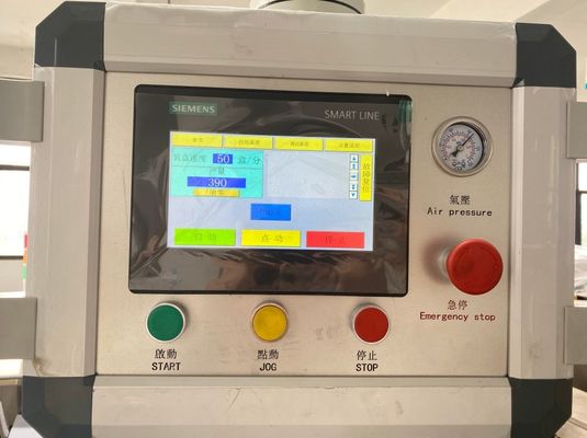 Macchina automatica per il confezionamento di biscotti, snack e alimenti in scatole