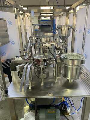 Macchina di riempimento per siringhe veterinarie