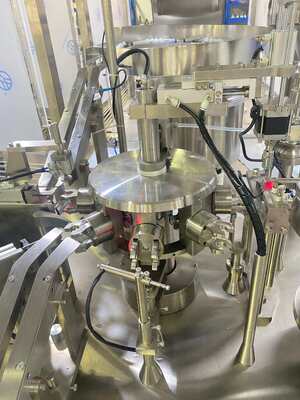 Macchina di riempimento per siringhe veterinarie