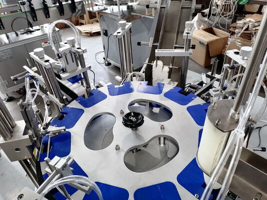 Macchine per caricare scatole a rotazione verticale multifunzione