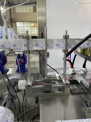 Confezionatrice per salviette umide a bustina singola ad alta velocità Confezionatrice per cuscinetti per preparazione di alcol con sigillatura a quattro lati