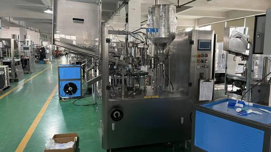 Macchina riempitrice e sigillatrice automatica per lozioni cosmetiche, gel disinfettante per le mani, unguenti, prodotti per la cura della pelle, creme in tubetto