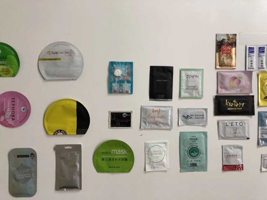 Maschera di protezione di alta efficienza che taglia la macchina imballatrice della maschera facciale regolabile di velocità della macchina imballatrice di piegatura