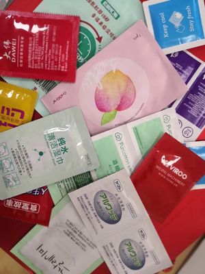 4 lunghezze di sigillatura laterali 125mm 100bags/Min Alcohol Pad Machine
