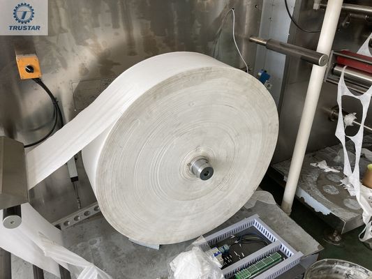 4 lati che sigillano la macchina imballatrice di flusso orizzontale della bustina, tessuto bagnato antinebbia della lente di vetro che fa macchina